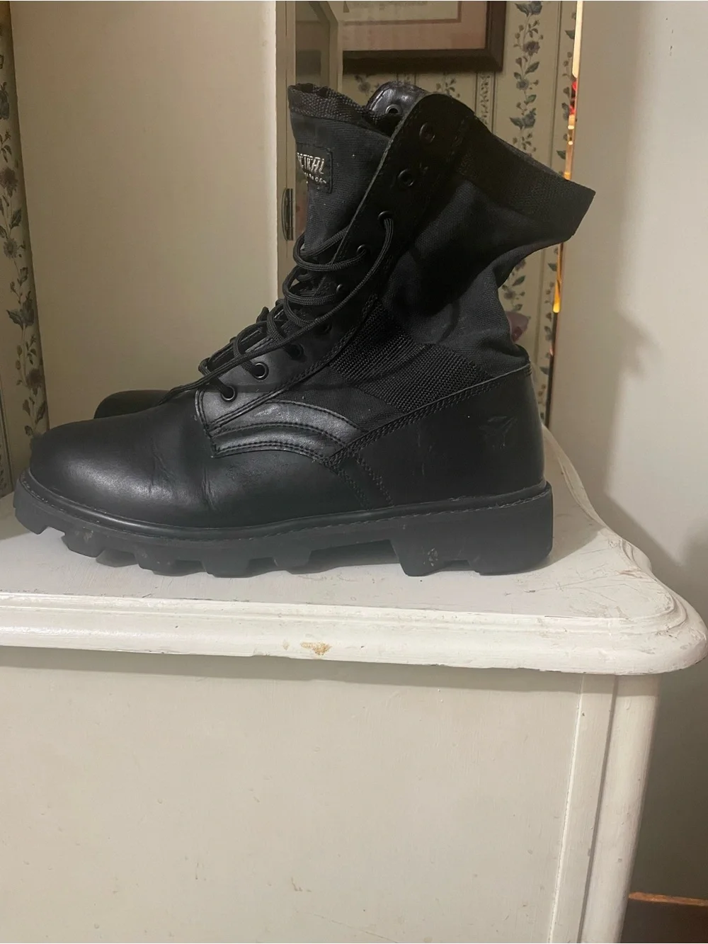 Men's Black Tactical Work Boots - Rugged Lace-Up Support